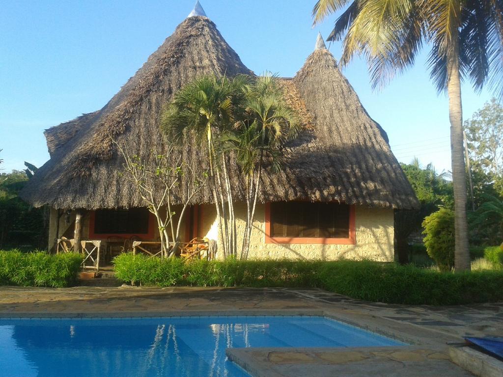 Malaika Holiday Villas 迪亚尼海滩 外观 照片